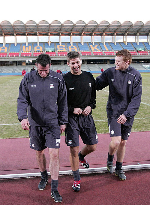 滕哈格：球员转会很正常，但最好别在一个转会窗放走四五人（滕哈格：转会属常态，但单个转会窗不宜一次放走四五人）