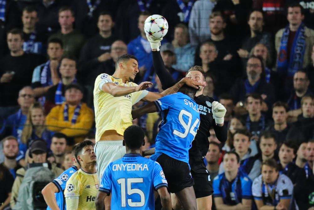 这队传球流畅得像跳舞（这队传球如舞步般丝滑）