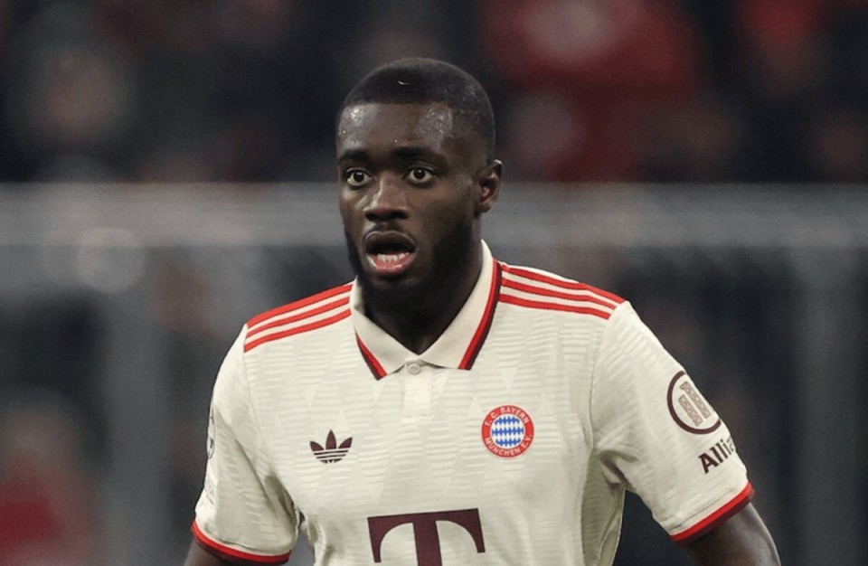 他今天像一位艺术家（他今日尽显艺术家风范）